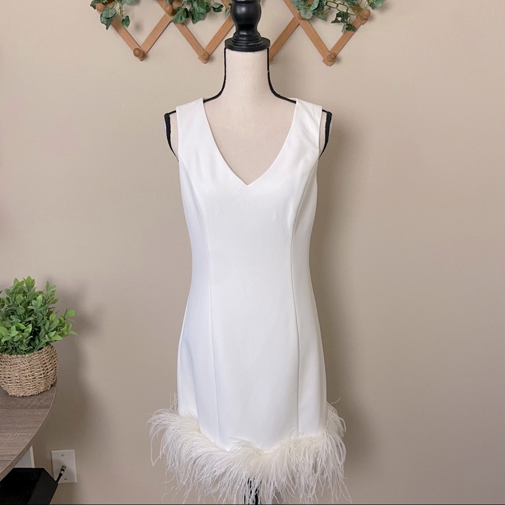 ELIZA J | Feather Cocktail Dress, V-neck, Cream, Off-white Size 8